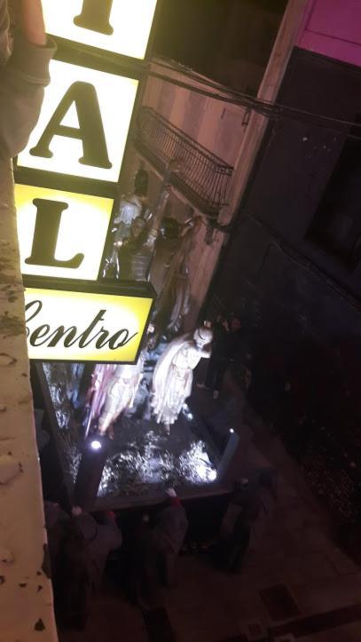 הואסקה Hostal El Centro מראה חיצוני תמונה